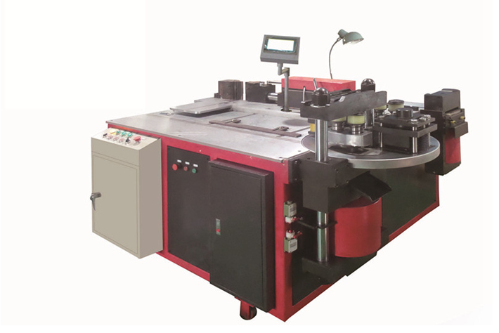 4+2轉(zhuǎn)塔式母線加工機(jī)